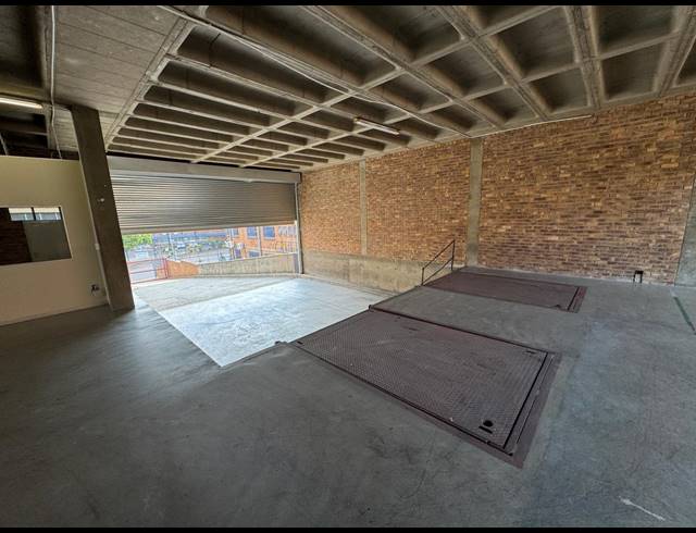1,245M² WAREHOUSE TO LET IN WYNBERG